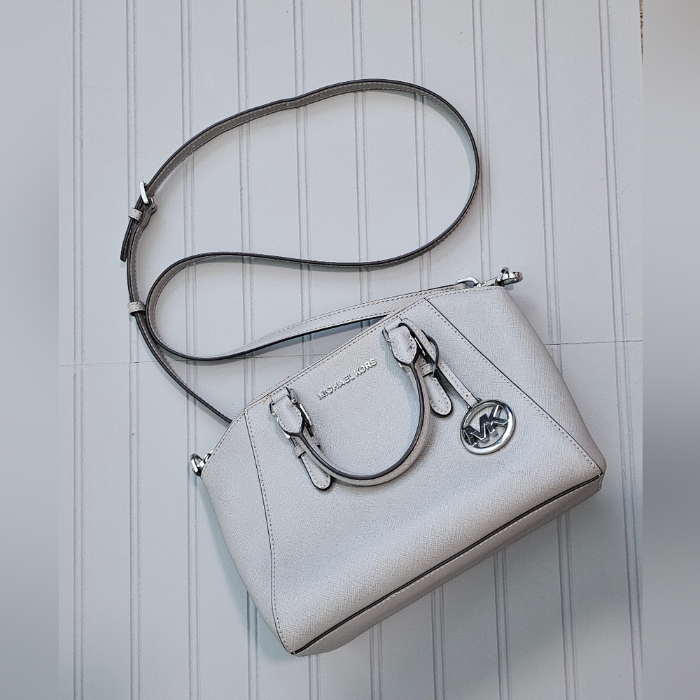 Michael Kors Gray Ciara Purse. - Picture 3 of 17
